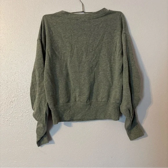 #0037 Gray Women's Sweater‎ - Picture 2 of 4